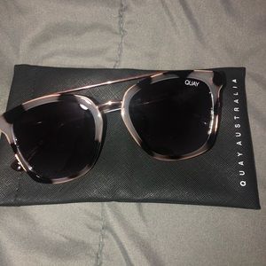NWOT QUAY SUNGLASSES